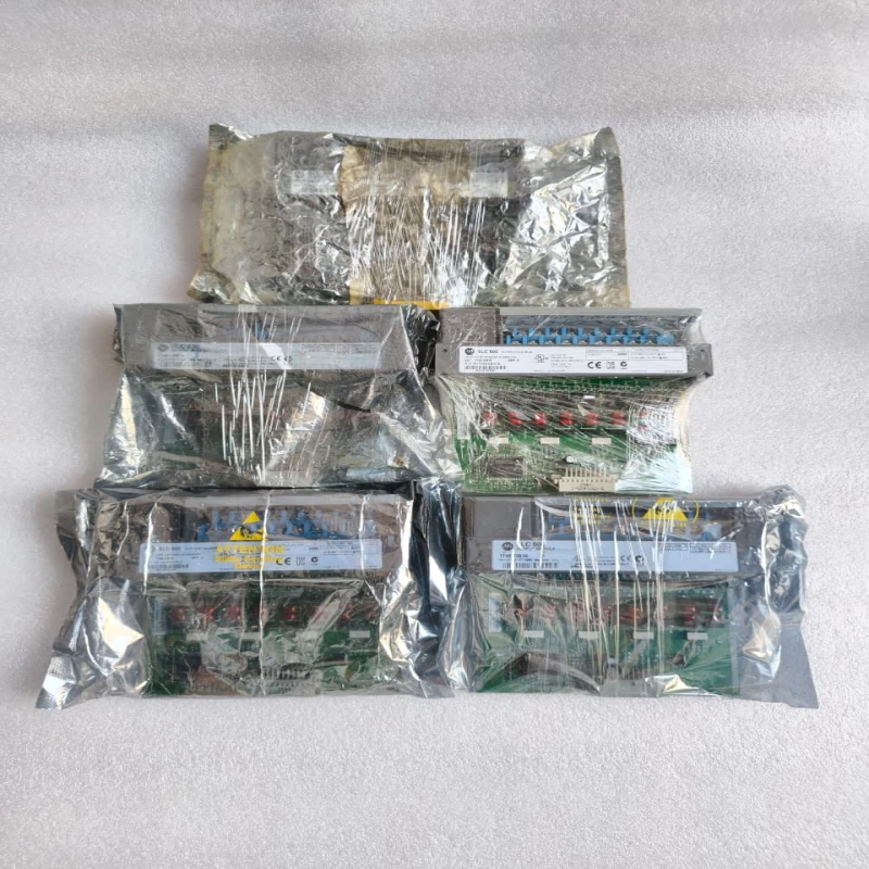 Allen-Bradley 1746-OB16 SLC 500 16-Point 24V DC Source Output Module thumbnail 7071